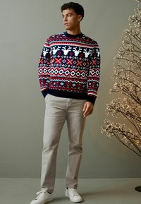 Next CHRISTMAS - Pusa - red blue