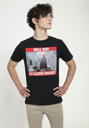 STAR WARS: CLASSIC ESCALATED QUICKLY UNISEX - Print T-shirt - black