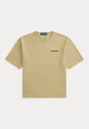 Beiges Kurzarm-T-Shirt mit Rundhalsausschnitt und kleinem schwarzem "Polo Sport Ralph Lauren" Logo auf der linken Brust.