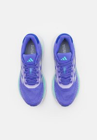adidas Performance SUPERNOVA STRIDE - Hardloopschoenen voor op de weg - blue/zero metallic/purple tint