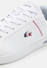 Lacoste EUROPA PRO TRI 123 - Sneakers laag - white/navy/red