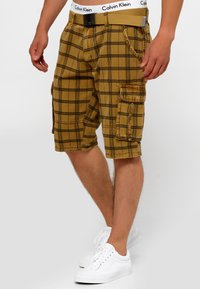 Khaki rutiga cargo-shorts i bomull, med flera fickor, kontrasterande sömmar och en vävd midja med en logotyp.