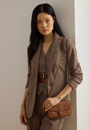 Lauren Ralph Lauren, PEBBLED LEATHER BRADLEY CROSSBODY WALLET - Olkalaukku - tan