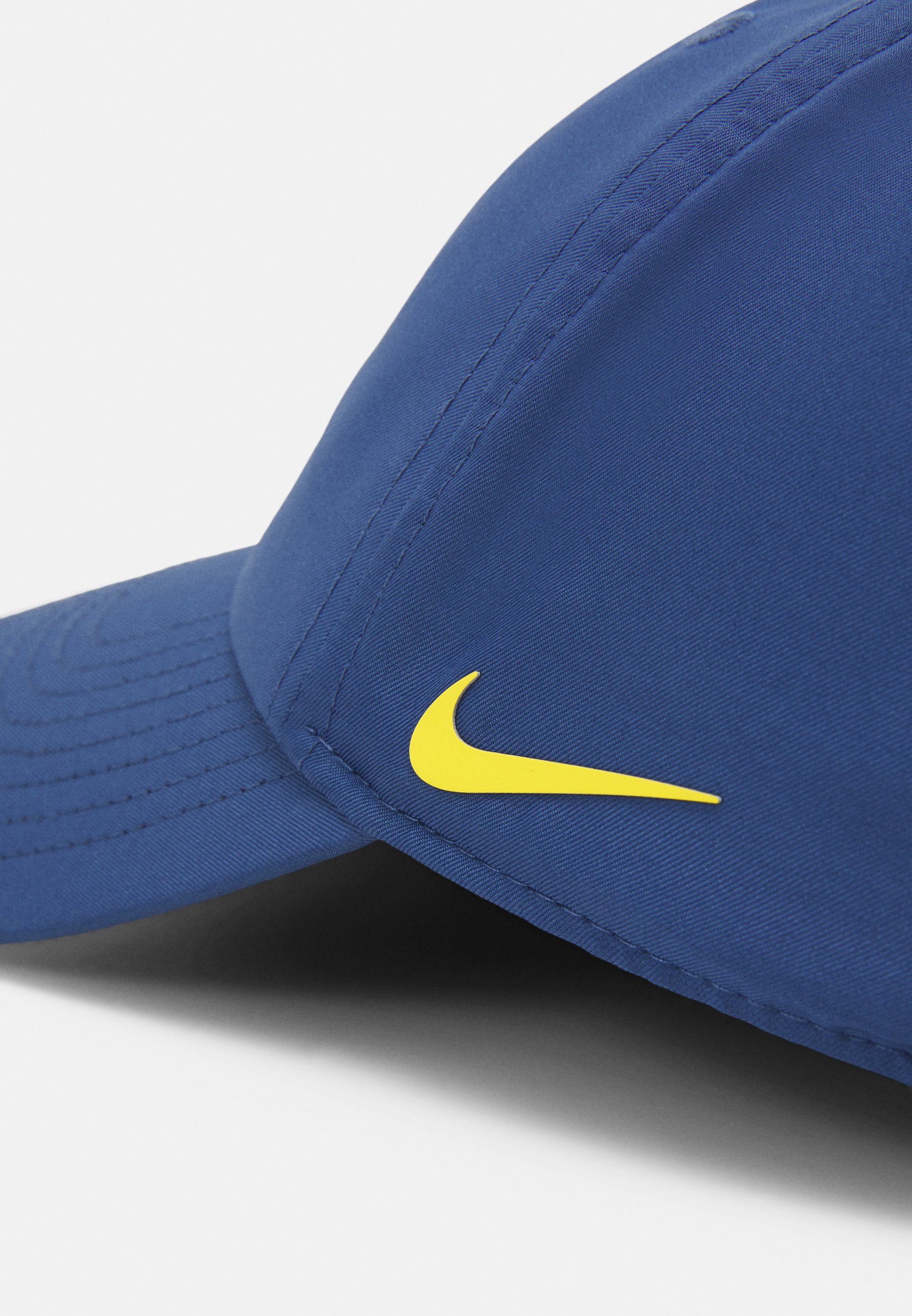 nike navy blue skull cap