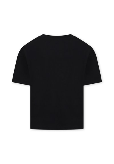 T-shirt nera in cotone con maniche corte, scollo rotondo e design semplice sul retro. Texture liscia, senza motivi o dettagli.