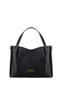 Schwarze Lederhandtasche mit strukturiertem Finish, ausgestattet mit einer auffälligen Fronttasche und einem goldenen Logo. Sie hat robuste Griffe und eine weiche, strukturierte Form.