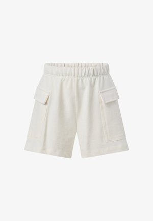 Weiße knielange Shorts mit elastischem Bund und großen Klappentaschen auf jeder Seite, aus weichem Stoff gefertigt.