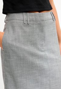 Next TAILORED CHECK COLUMN TALL - REGULAR FIT - Pencil skirt - black white