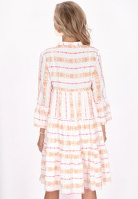 IZIA LONGSLEEVE - Rochie tip cămașă - orange