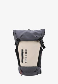 Vybrané, bleached sand