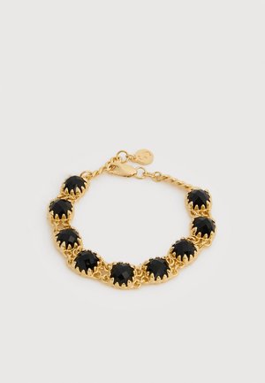 Guldarmbånd med otte runde sorte facetterede sten sat i kloindfatninger og lukning med hummerlås med et vedhæng.