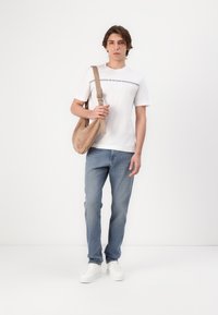 Thumbnail Image 3