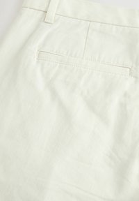 Next SLIM FIT - Chino - ecru white