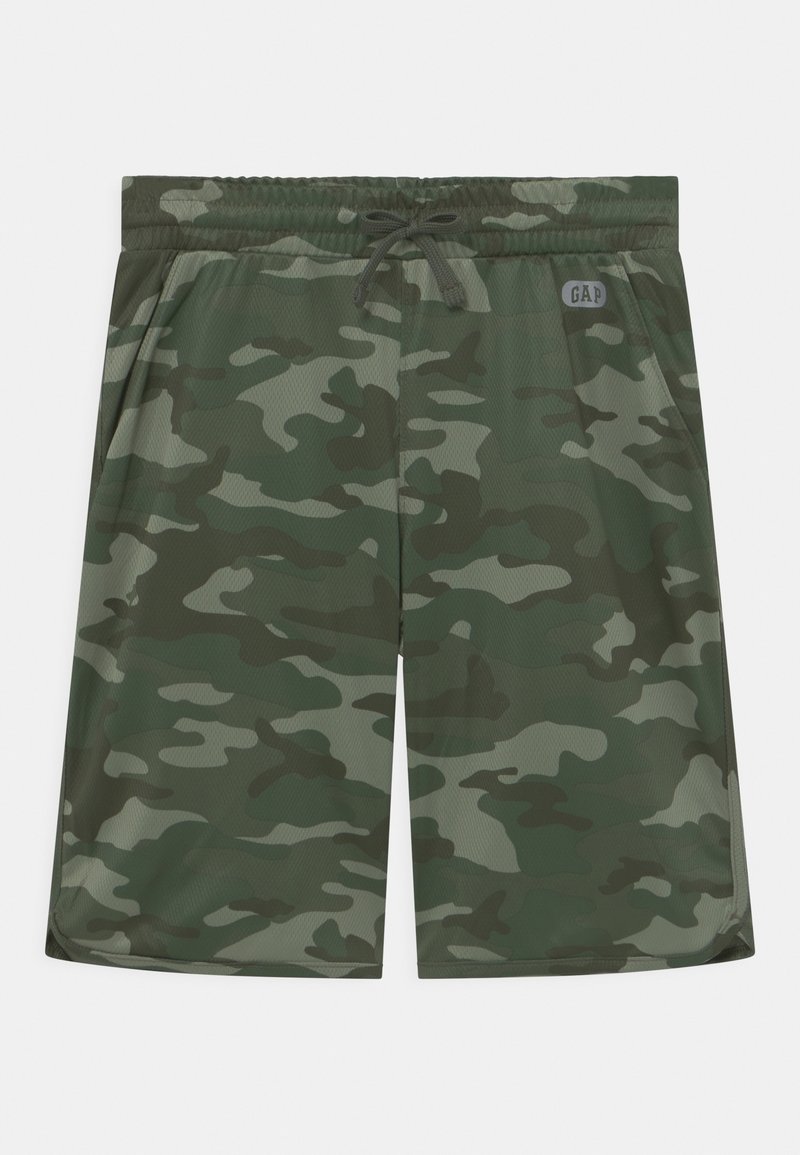 Shorts à motif camouflage vert et vert foncé avec une taille élastique et un cordon, dotés de poches latérales et d'un petit logo GAP sur le côté droit.