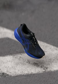 Valimata, black/cobalt burst