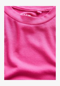 Non selezionato, raspberry pink