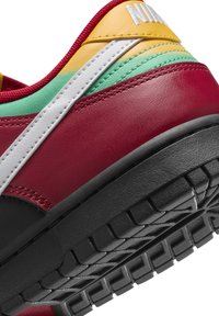 Nike Sportswear DUNK RETRO LTD - Sneakers - black gym red university gold white