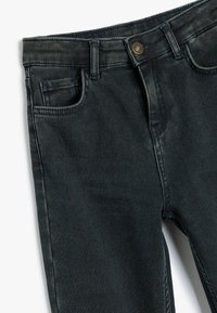 Koton - Jeansy Slim Fit