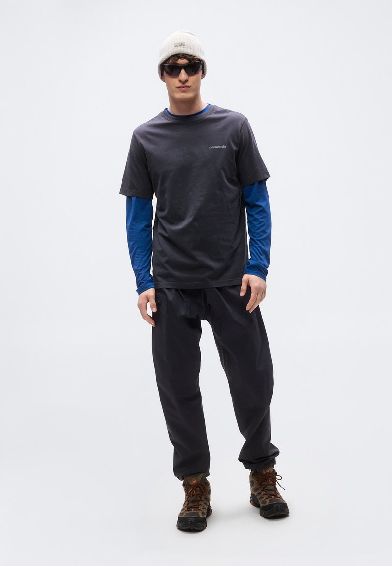 Patagonia P-6 LOGO - Triko s potiskem - black