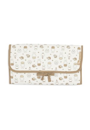 Couverture pour bébé pliée avec bordure marron clair et lien, imprimée de petits animaux et fleurs en dessin animé beige et blanc sur fond blanc.