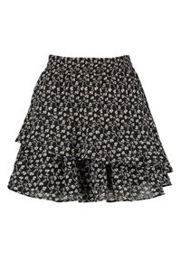 Černá vrstvená sukně s květinovým vzorem v bílé a béžové barvě, se shromážděným pasem a lehkou, splývavou texturou látky.