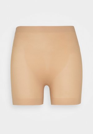 Pantalones cortos moldeadores nude con una textura suave, de longitud hasta el muslo medio y una cinturilla sin costuras. Diseñados para mayor comodidad y soporte.