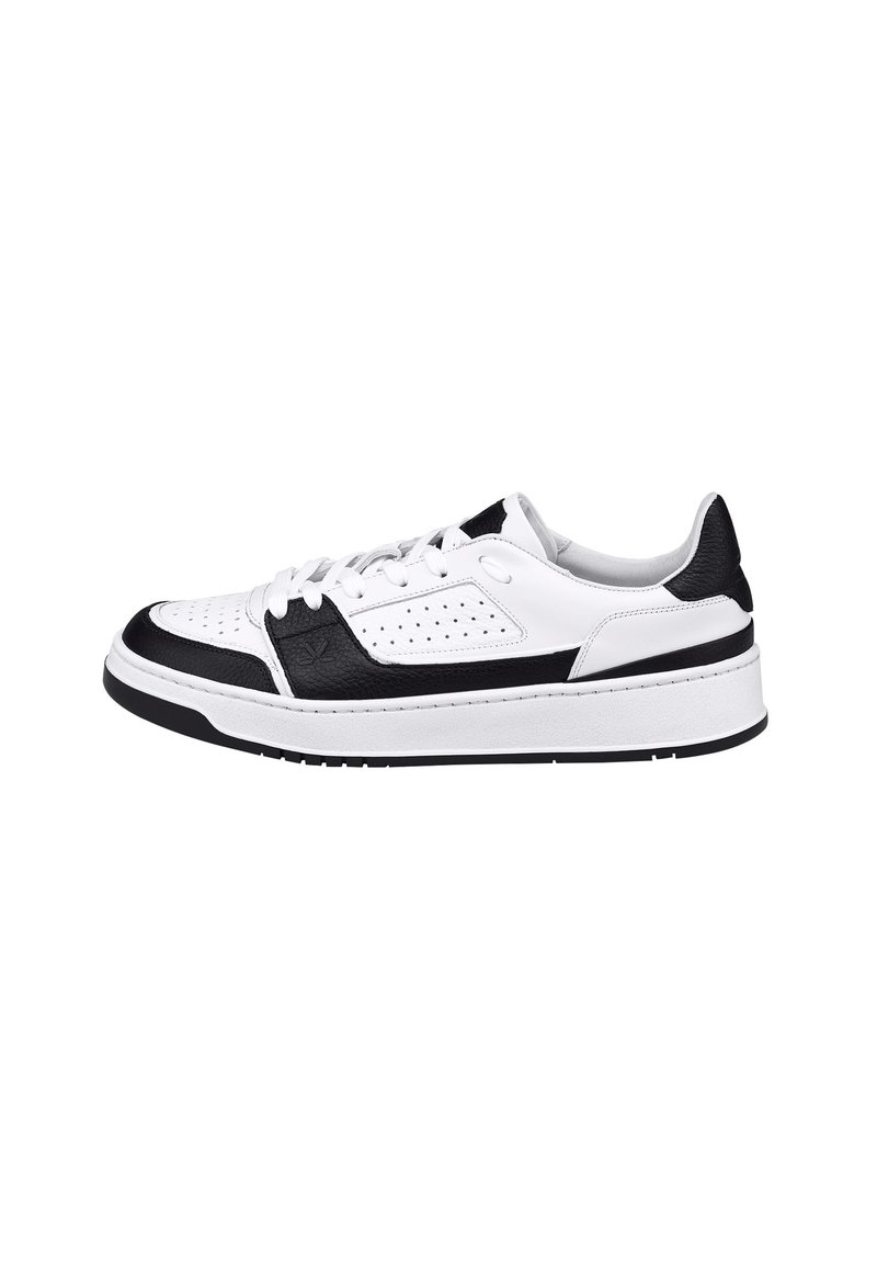Sneaker bassa in pelle bianca e nera con lati perforati, chiusura con lacci e suola spessa bianca.