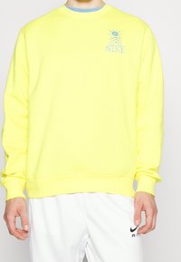 Nike Sportswear Sweatshirt - yellow