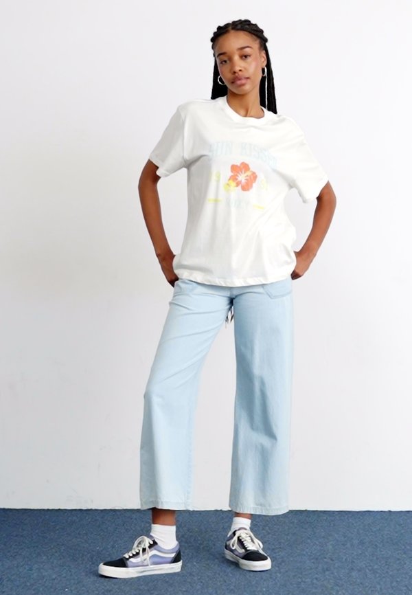 HANGLOOSE THE SKY - Print T-shirt - egret4