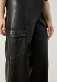Samoon Cargohose - black