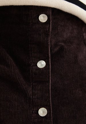 Vero Moda Curve, VMCETTA HR SHORT CORDUROY SKATER SK CUR - Jupe trapèze - chocolate torte