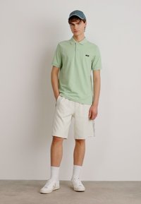 Calvin Klein BUTTON - Poloskjorter - quiet green