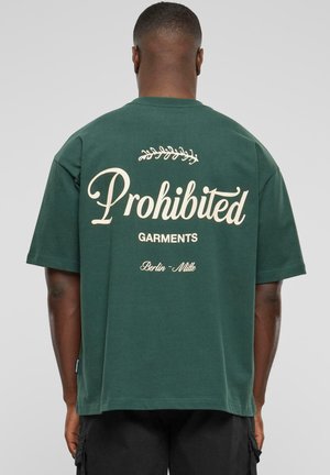 PROHIBITED T-shirt print - british racing green