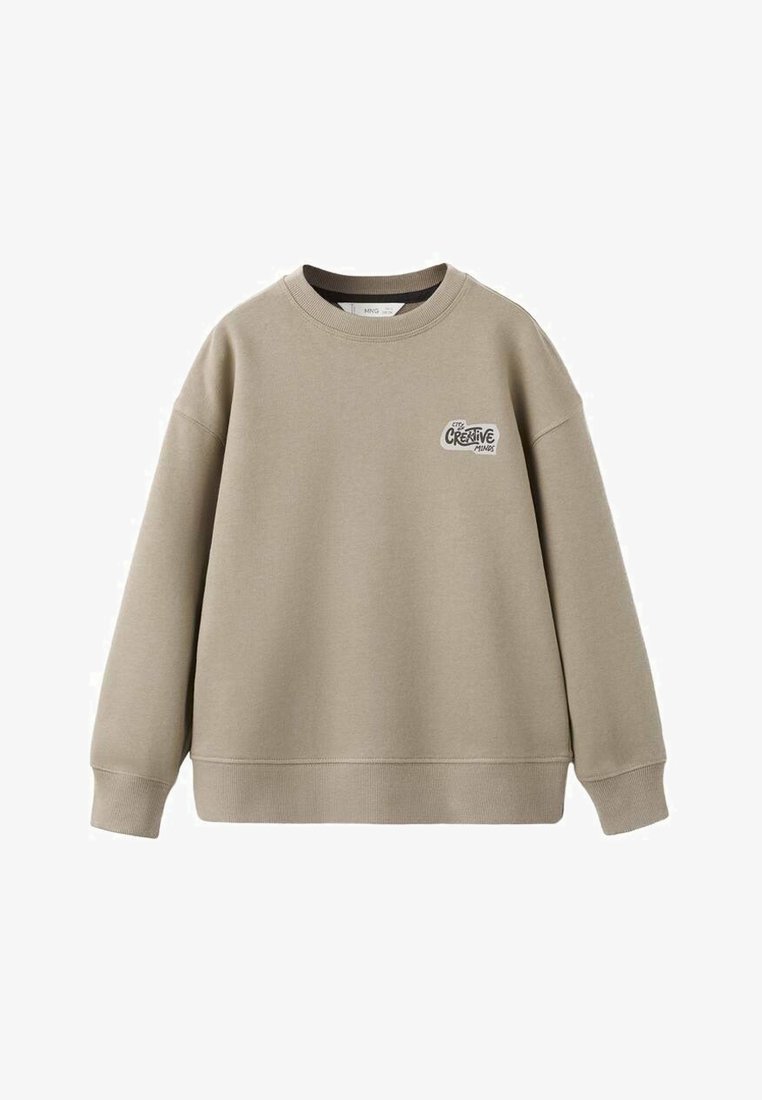 Bež pulover z okroglo izrezom, spuščenimi rameni in dolgimi rokavi s manšetami. Na sprednji strani ima logotip v kontrastni barvi. Gladek tekstura.