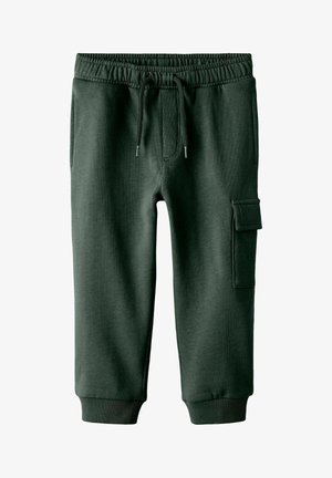 Dunkelgrüne Jogginghose mit elastischem Bund, Kordelzug, Seitentaschen, einer Cargo-Tasche am rechten Bein und gerippten Bündchen am Knöchel.