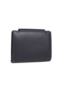 Billetera de cuero azul marino con un acabado texturizado, con forma rectangular y líneas limpias, que muestra detalles de costura sutiles.