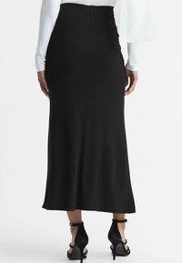 Reiss Maxisukňa - black