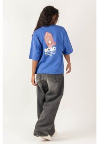 Kaotiko Camiseta estampada - blue