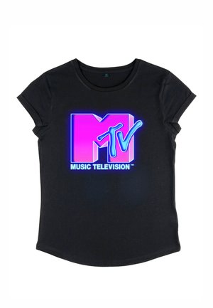 Černé tričko s krátkými rukávy, na přední střední části velké neonově růžové a modré logo MTV s nápisem "Music Television" pod ním.