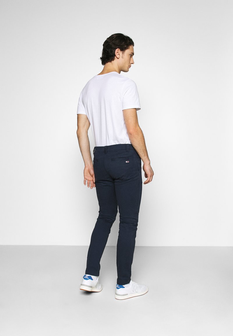 Tommy Jeans TJM SCANTON PANT - Chinos - twilight navy/dark blue