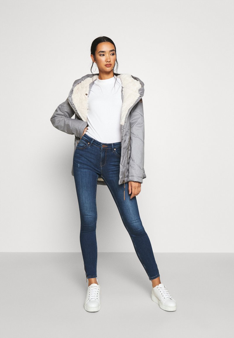 Jean Skinny Life In Progress – Taille 32, Jambe 29, Bleu Délavé, Très Bon état