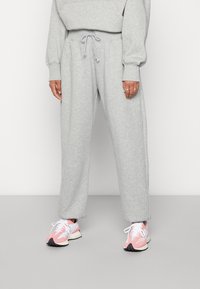 Nike Sportswear - W PHNX FLC HR OS - Spodnji deli trenirk - grey heather Miniaturna slika 1