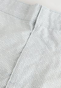 Unselected, grey