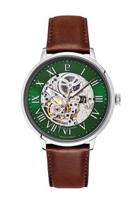 Skeletonuhr mit grünem Zifferblatt, das die mechanischen Werke zeigt; silbernes Gehäuse; braunes Lederarmband; römische Ziffern und Markenname sichtbar.