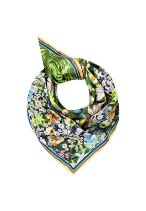 Kwadratowy jedwabny szal z kolorowymi wzorami kwiatowymi i liściastymi na ciemnoniebieskim tle oraz zielono-niebiesko-beżową pasiastą ramką.