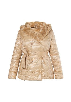 Beige pufferjakke med en faux fur krave, dobbeltradet design, bælte i taljen og quiltet struktur. Har dekorative knapper.