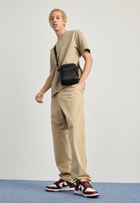 Carhartt WIP CALDER PANT - Kalhoty - beige