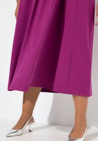 Ulla Popken EMPIRE WAIST SHORT SLEEVE  - Jurk - purple