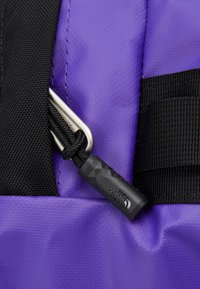 The North Face BASE CAMP DUFFEL - M - Holdall - peak purple-tnf black
