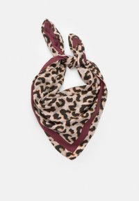 Šal z leopardjim potiskom v bež in črni barvi z burgundskim robom, z lahkotno, svilenim videzom, vezan na vrhu.